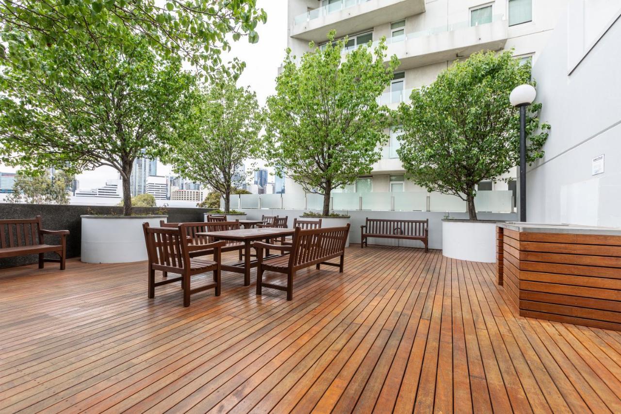 ☆Of Southbank☆Light Filled Apartment☆Huge Private Terrace With City Views☆Parking☆Pool☆Gym☆Wifi Melbourne Luaran gambar