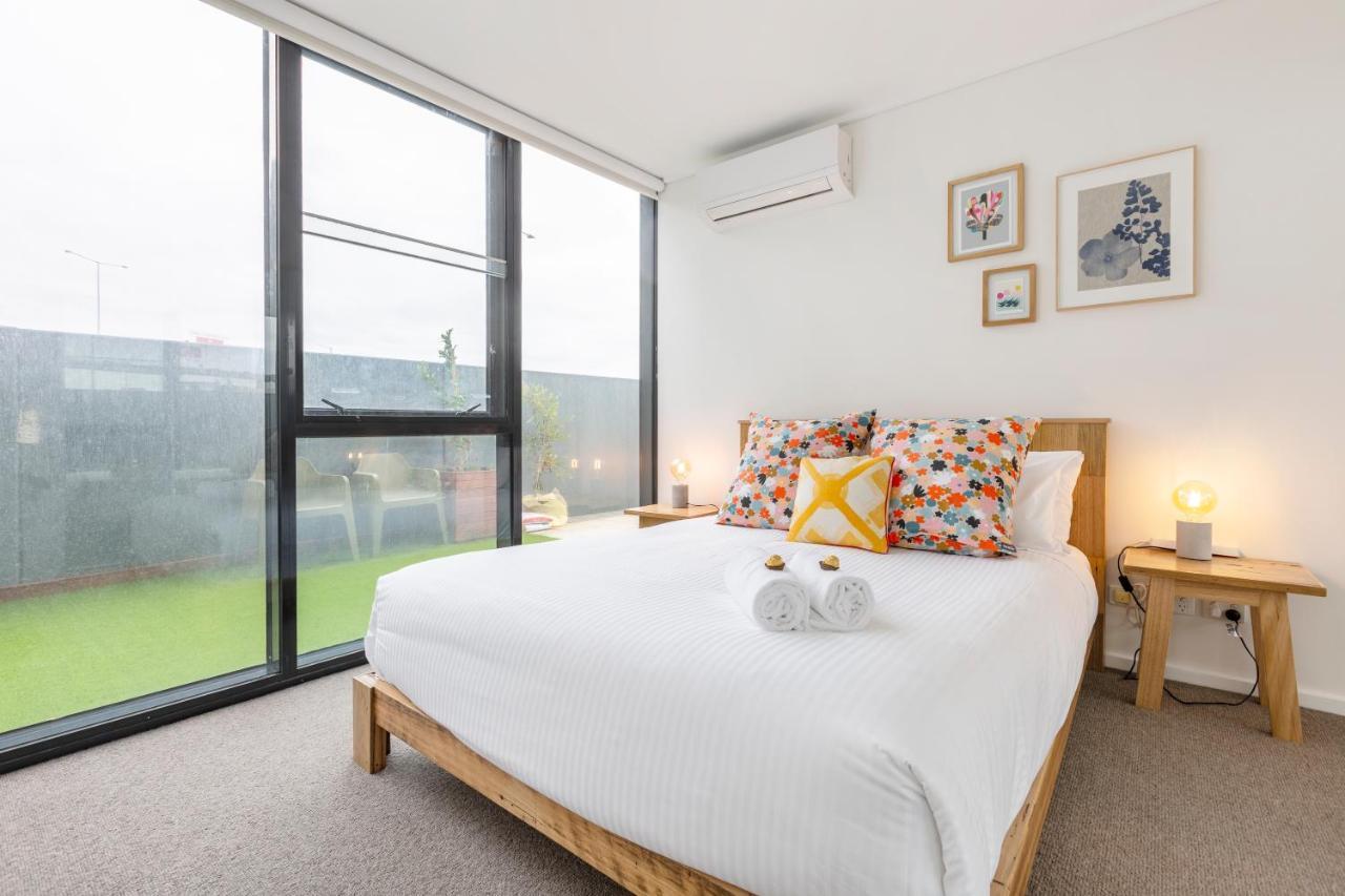 ☆Of Southbank☆Light Filled Apartment☆Huge Private Terrace With City Views☆Parking☆Pool☆Gym☆Wifi Melbourne Luaran gambar