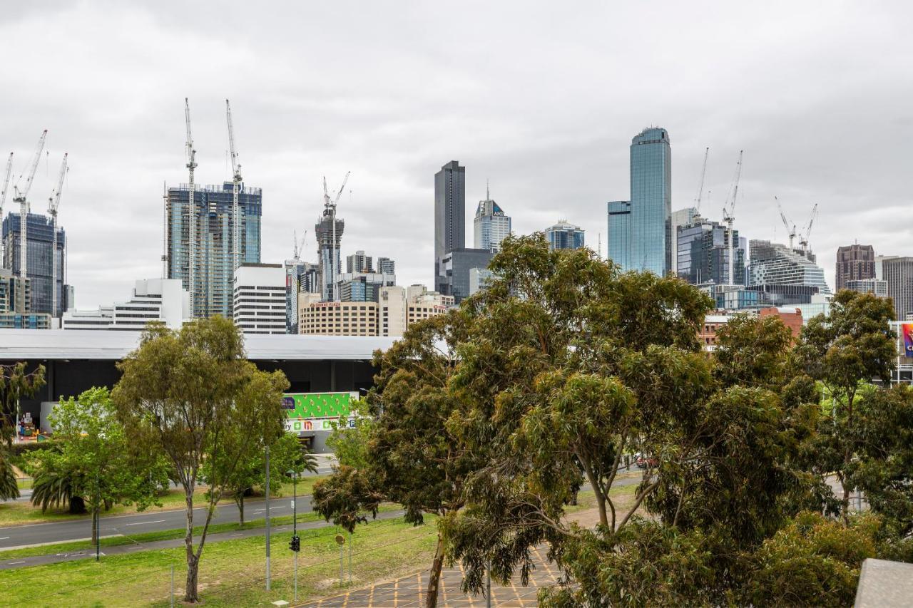 ☆Of Southbank☆Light Filled Apartment☆Huge Private Terrace With City Views☆Parking☆Pool☆Gym☆Wifi Melbourne Luaran gambar