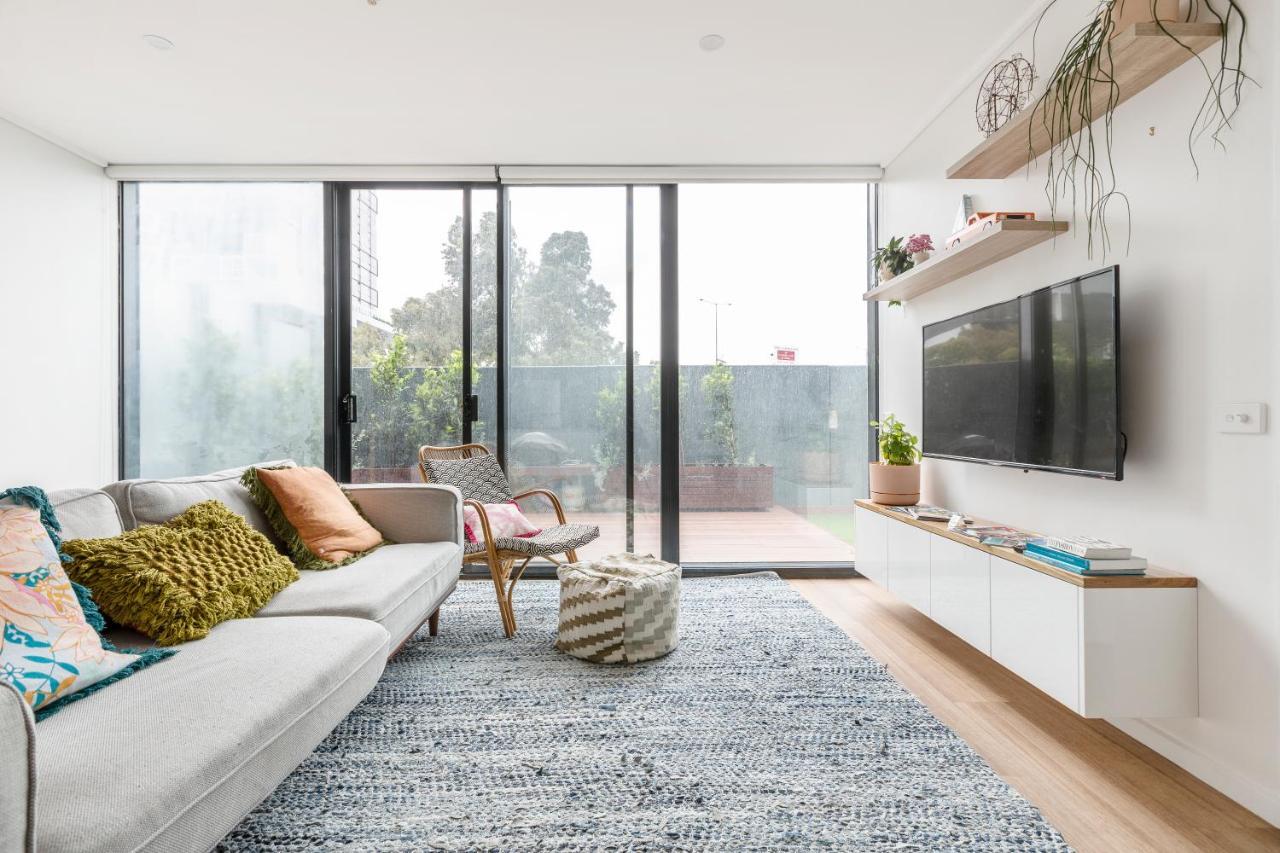 ☆Of Southbank☆Light Filled Apartment☆Huge Private Terrace With City Views☆Parking☆Pool☆Gym☆Wifi Melbourne Luaran gambar