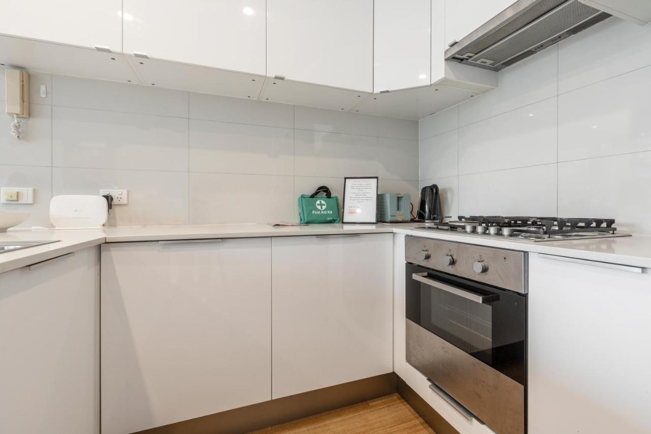 ☆Of Southbank☆Light Filled Apartment☆Huge Private Terrace With City Views☆Parking☆Pool☆Gym☆Wifi Melbourne Luaran gambar